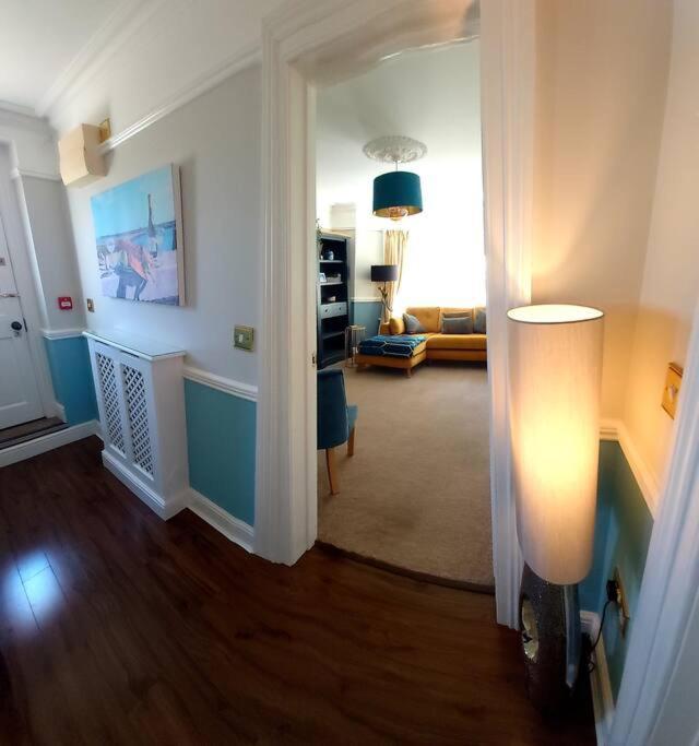 Beautifully Appointed, Period Seaside Apartment Фолькустоун Экстерьер фото
