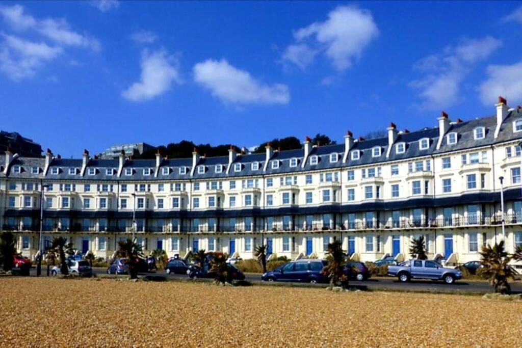 Beautifully Appointed, Period Seaside Apartment Фолькустоун Экстерьер фото