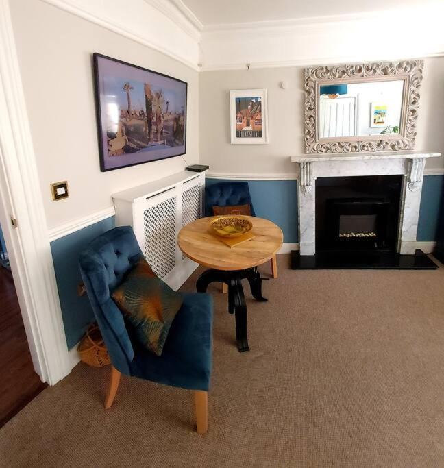 Beautifully Appointed, Period Seaside Apartment Фолькустоун Экстерьер фото