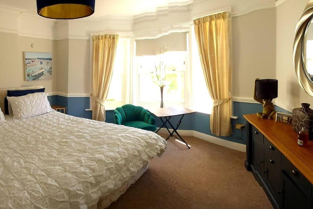 Beautifully Appointed, Period Seaside Apartment Фолькустоун Экстерьер фото