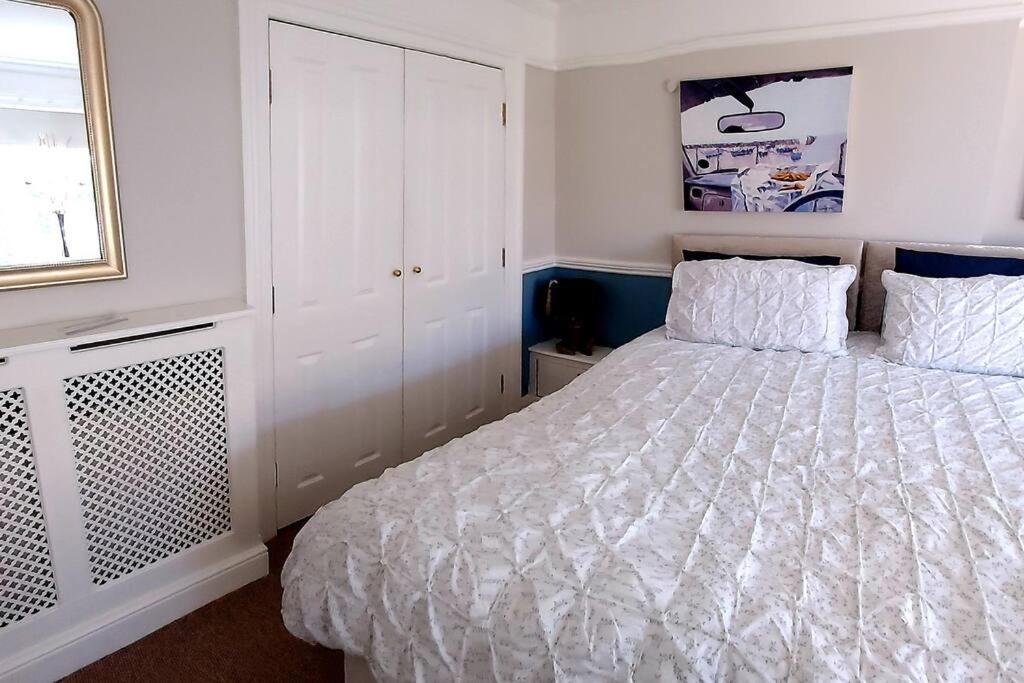 Beautifully Appointed, Period Seaside Apartment Фолькустоун Экстерьер фото